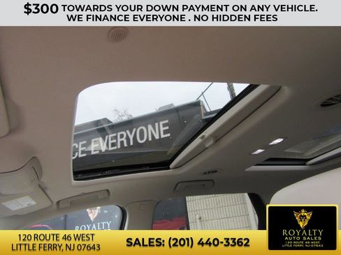 Used 2019 Buick Enclave Essence w/ LPO, Sport Appearance Package image 15