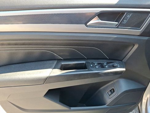 Used 2020 Volkswagen Atlas Cross Sport SEL image 13