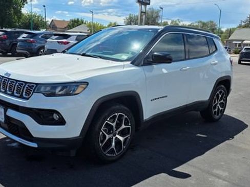Used 2025 Jeep Compass Limited AWD/4WD image 3