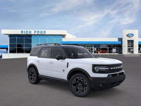 New 2025 Ford Bronco Sport Outer Banks w/ Outer Banks Tech Package+ AWD/4WD image 7