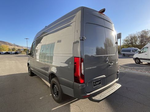 Used 2025 Mercedes-Benz Sprinter 2500 image 11