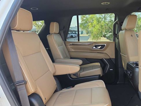 Used 2023 Chevrolet Tahoe Premier AWD/4WD image 17