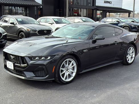 Used 2024 Ford Mustang GT Premium image 3