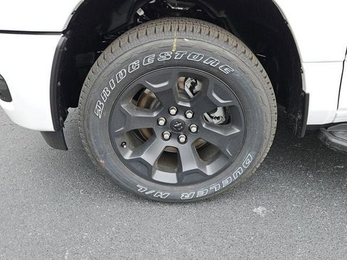 New 2026 RAM 1500 Express AWD/4WD image 9
