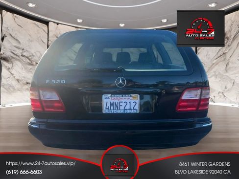 Used 2000 Mercedes-Benz E 320 Wagon image 6