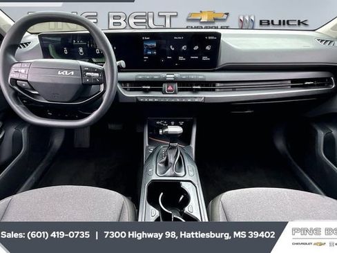 Used 2025 Kia K4 LXS image 13