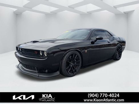 Used 2022 Dodge Challenger R/T Scat Pack w/ Dynamics Package RWD image 7