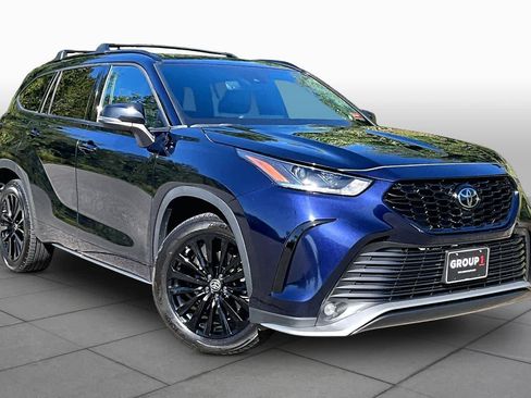 Used 2023 Toyota Highlander XSE AWD/4WD image 3