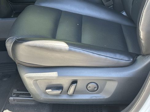 Used 2023 Nissan Rogue SV w/ SV Premium Package FWD image 42