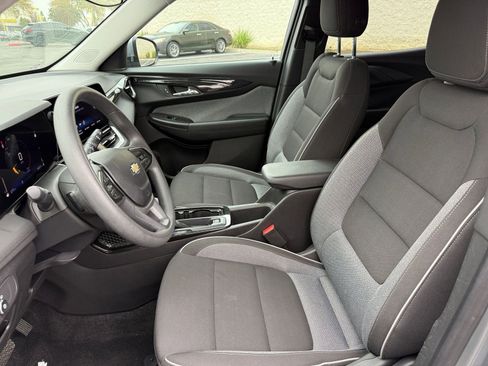 Used 2025 Chevrolet TrailBlazer LT image 24