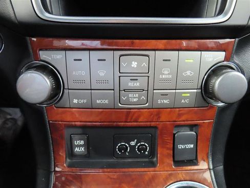 Used 2013 Toyota Highlander Limited AWD/4WD image 29