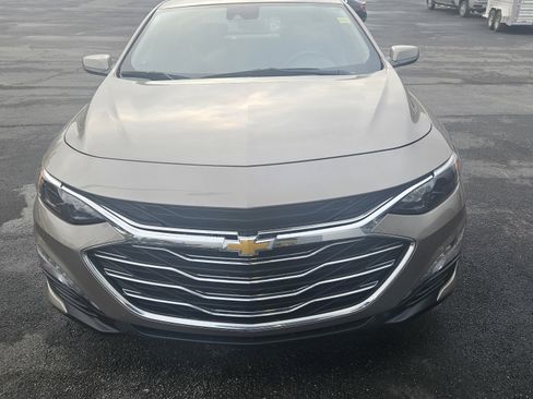 Used 2024 Chevrolet Malibu LT image 3