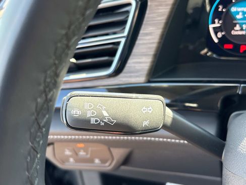 Used 2025 Volkswagen Atlas SEL Premium R-Line image 25