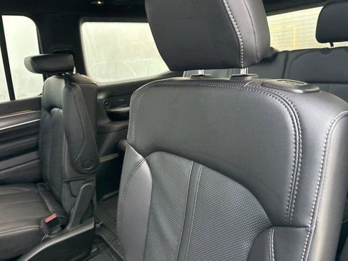 New 2026 Jeep Grand Wagoneer 4WD image 25