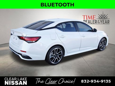 Used 2024 Nissan Sentra SR w/ SR Premium Package image 7