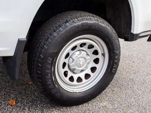 Used 2023 Chevrolet Colorado W/T image 6