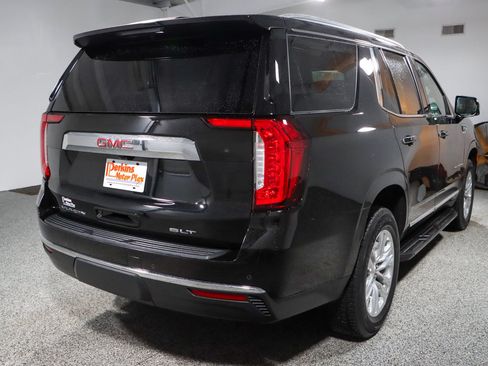 Used 2024 GMC Yukon SLT w/ SLT Premium Package AWD/4WD image 7