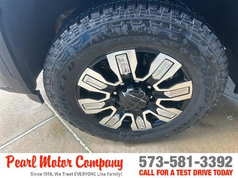 Certified 2024 GMC Sierra 2500 Denali image 9