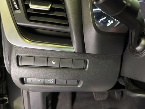 Used 2023 Nissan Rogue SV FWD image 35