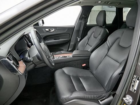Certified 2023 Volvo XC60 B5 Plus w/ Protection Package Premier AWD/4WD image 18