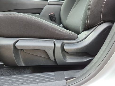 Used 2024 Nissan Rogue S FWD image 4