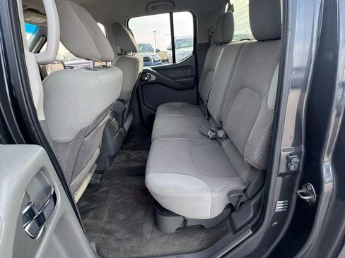 Used 2010 Nissan Frontier SE image 20