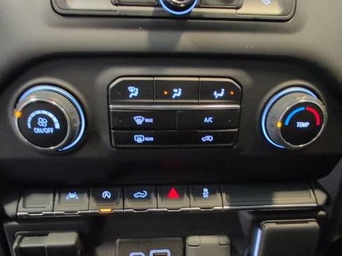 Certified 2023 Chevrolet Silverado 1500 Custom AWD/4WD image 22