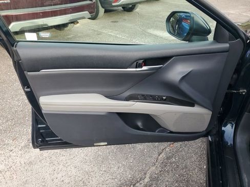 Used 2021 Toyota Camry XSE image 10