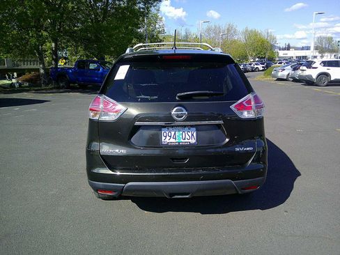 Used 2015 Nissan Rogue SV w/ SV Family Package AWD/4WD image 4
