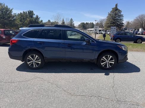 Used 2019 Subaru Outback 2.5i Limited AWD/4WD image 6