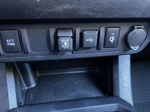 Used 2023 Toyota Tacoma TRD Off-Road image 29