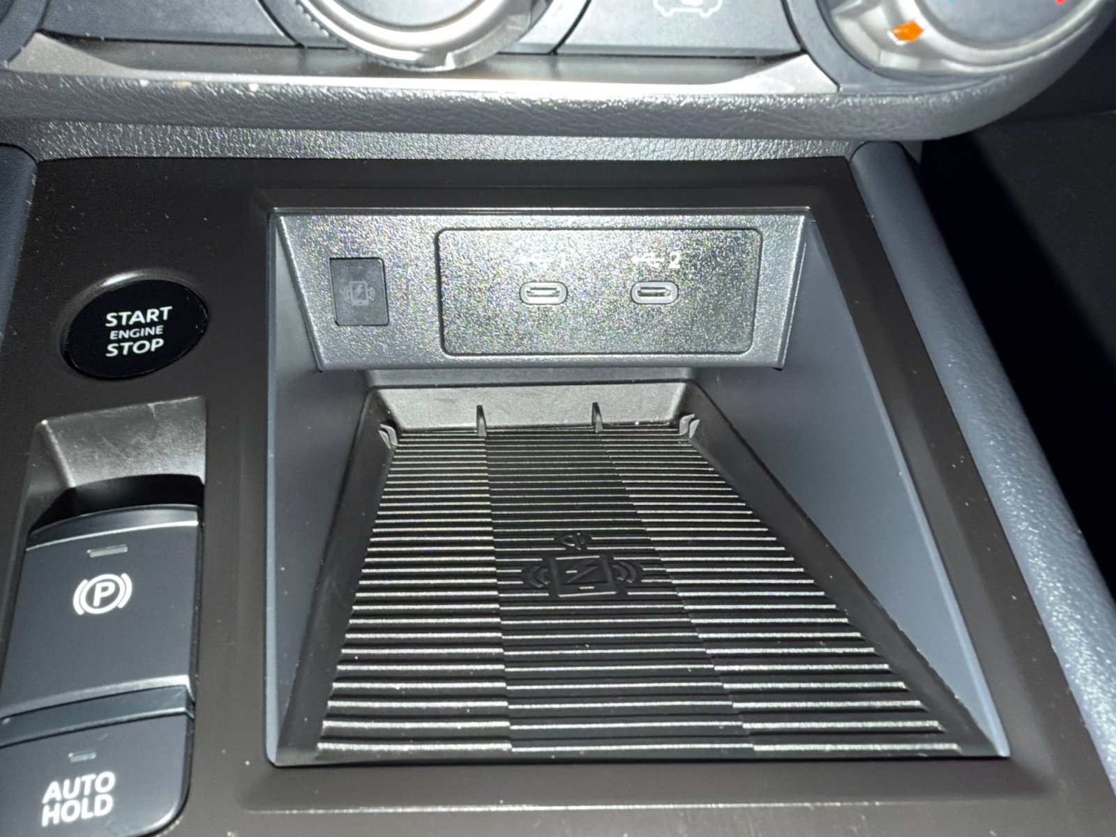 Used 2025 Nissan Kicks SV w/ SV Premium Package FWD image 39