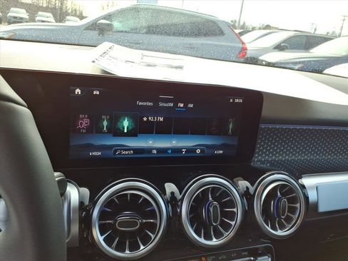 New 2026 Mercedes-Benz GLB 250 4MATIC image 19