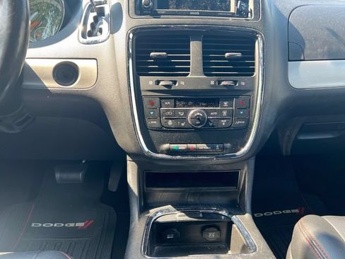 Used 2019 Dodge Grand Caravan GT FWD image 16