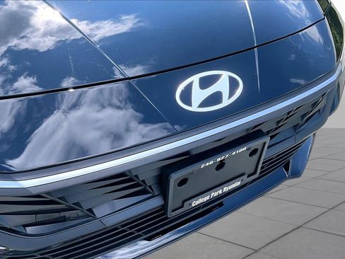 Used 2025 Hyundai Elantra Sport FWD image 29