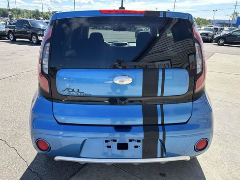 Used 2017 Kia Soul + w/ Designer's Package FWD image 6