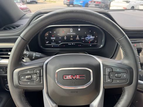 Used 2023 GMC Yukon XL SLT AWD/4WD image 21