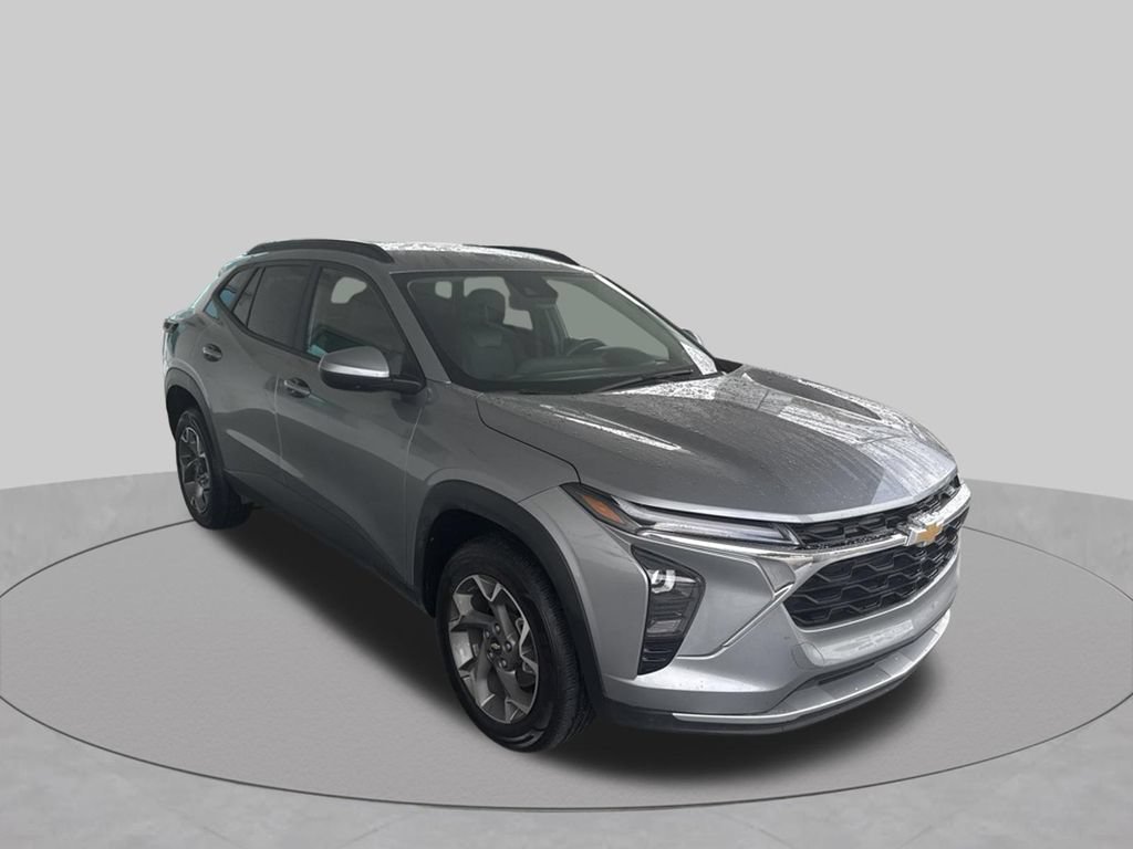 Used 2024 Chevrolet Trax LT FWD image 11