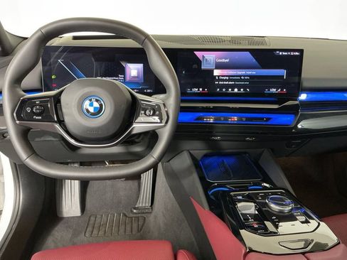 Certified 2024 BMW i5 eDrive40i w/ Premium Package image 24