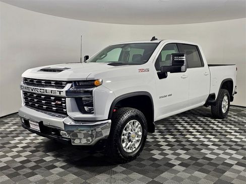 Used 2023 Chevrolet Silverado 3500 LT w/ Convenience Package image 4