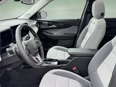 New 2026 Chevrolet TrailBlazer LT w/ Convenience Package FWD image 5