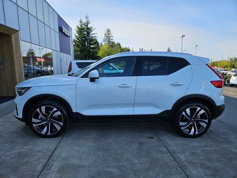 Certified 2024 Volvo XC40 B5 Ultimate w/ Protection Package Premier AWD/4WD image 8