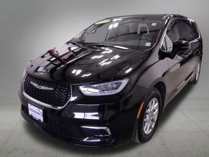Used 2024 Chrysler Pacifica Touring-L