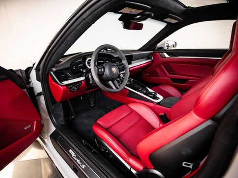 Certified 2022 Porsche 911 Turbo S AWD/4WD image 4