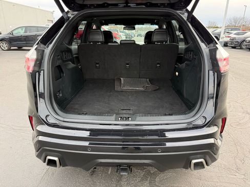 Used 2019 Ford Edge ST image 39