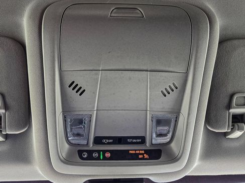 Used 2024 Chevrolet Equinox LT FWD image 28
