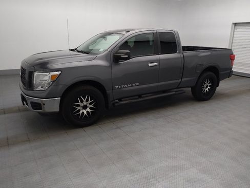 Used 2019 Nissan Titan SV w/ SV Convenience Package AWD/4WD image 2