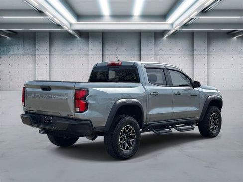 Used 2024 Chevrolet Colorado ZR2 w/ ZR2 Convenience Package III AWD/4WD image 24