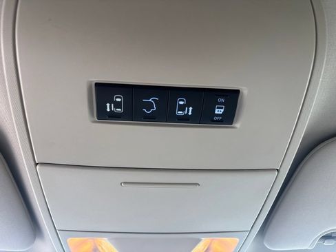 Used 2015 Dodge Grand Caravan SXT FWD image 14