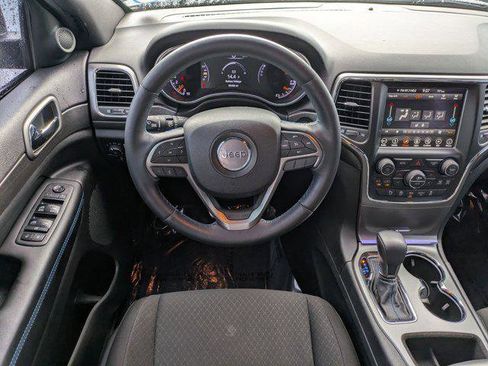 Certified 2018 Jeep Grand Cherokee Laredo image 13